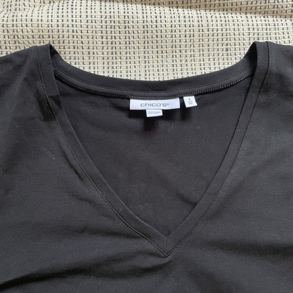 Chicos 3D Floral Applique Sleeve Tee V-Neck Black - Picture 3 of 12